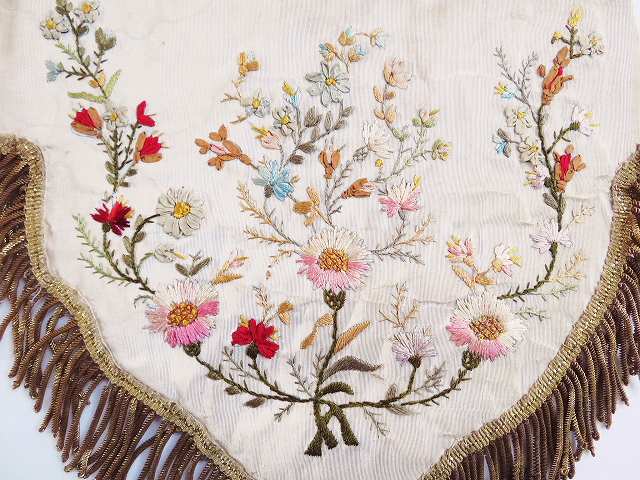 ヴィクトリアン お花のリボンワーク刺繍（A) - アンティークショップ Eglantyne（エグランティーヌ）