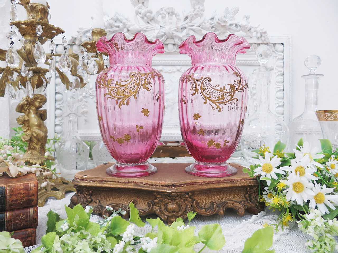 フランス　アンティーク　クランベリー　美しいピンクローズ　花びら　ガラスシェード