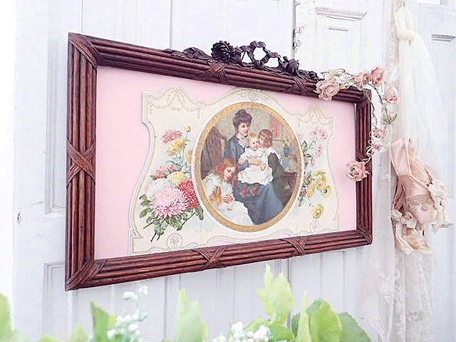 1903年 美術印刷『母娘のひととき』リボン薔薇彫刻額 - アンティークショップ Eglantyne（エグランティーヌ）